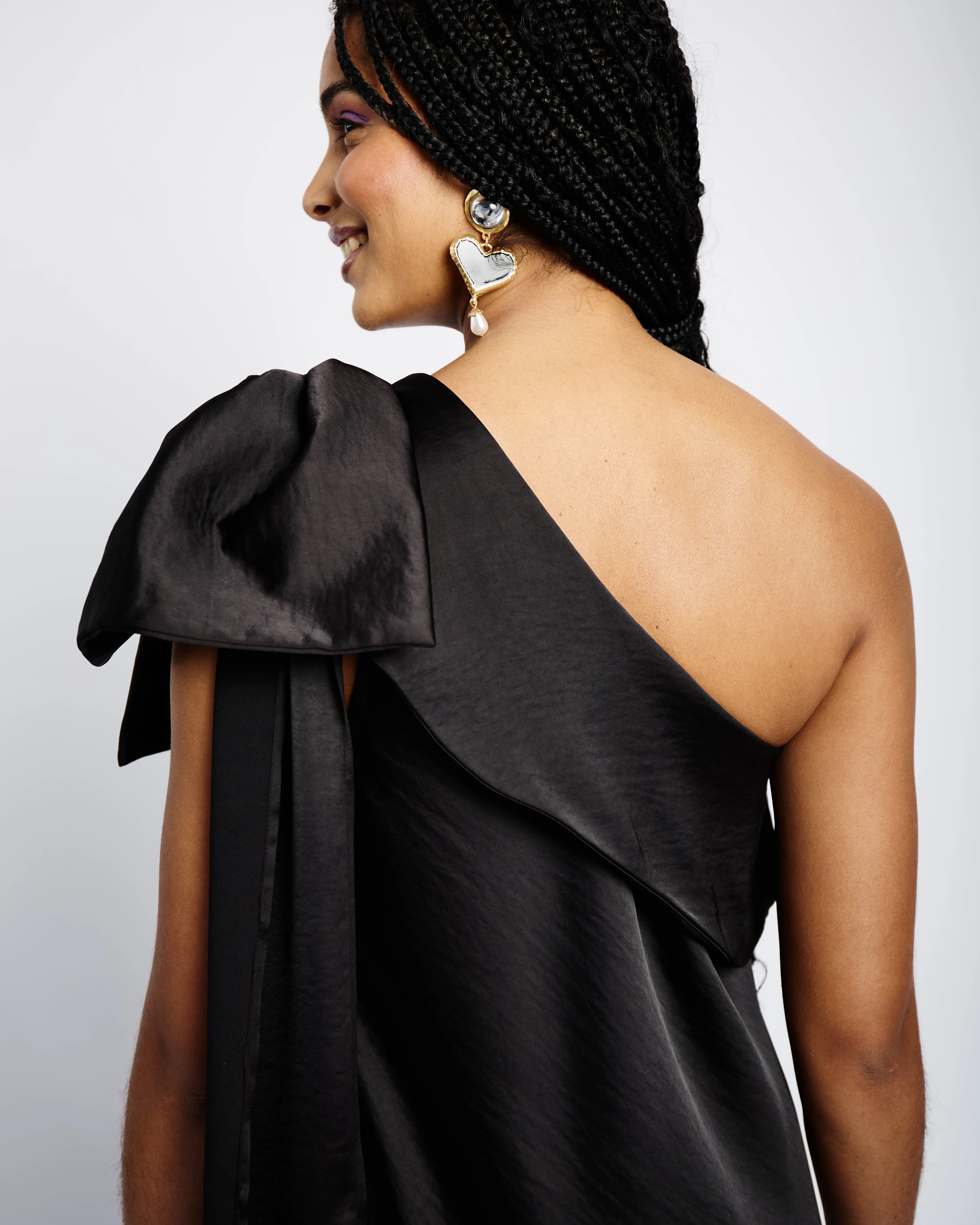One Shoulder Bow Dress in Black