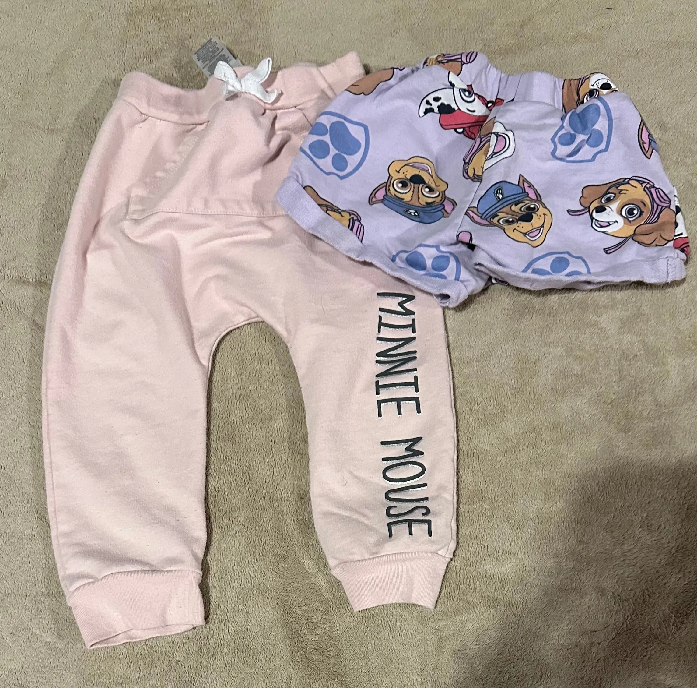 Pink Minnie Mouse Sweatpants, paw patrol - size Kids Clothing:     3 & 3T