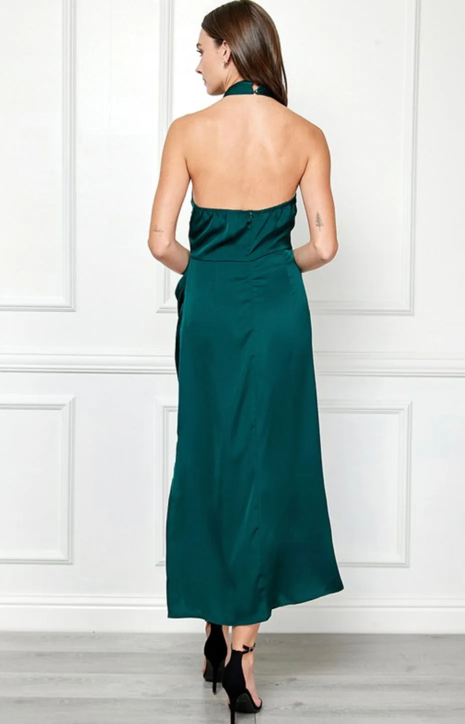 Victoria Crossed Halter-Neck Maxi Dress